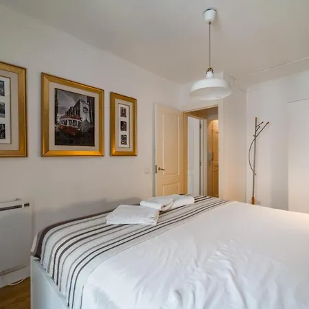 Cozy 2br In Bairro Alto - | By Airnest * Lissabon
