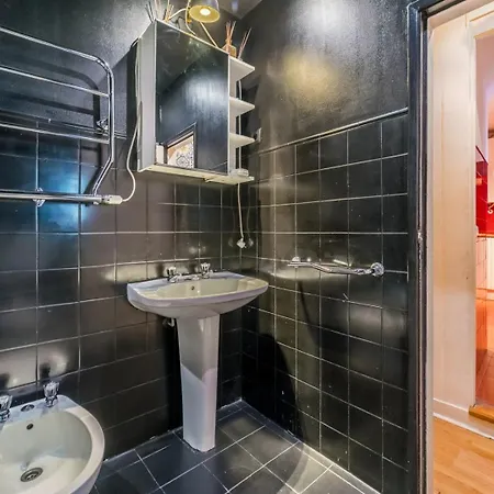 Cozy 2br In Bairro Alto - | By Airnest
